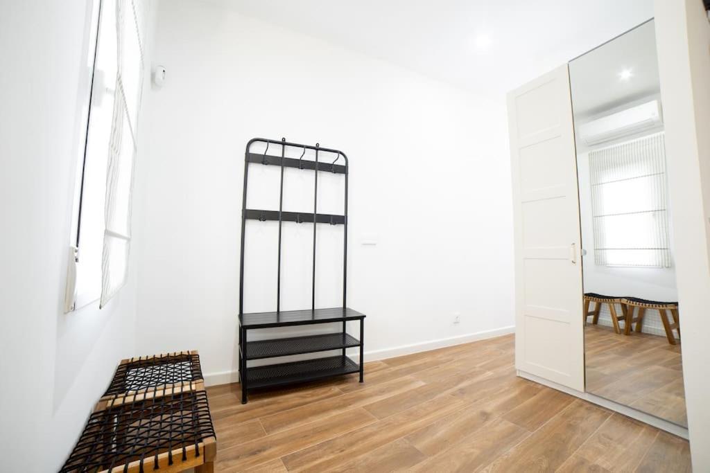 Encantador Apartamento Reformado En Tetuan By Bebalmy Madrid Exteriör bild