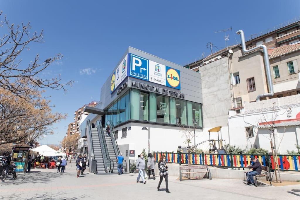 Encantador Apartamento Reformado En Tetuan By Bebalmy Madrid Exteriör bild