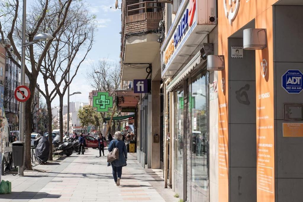 Encantador Apartamento Reformado En Tetuan By Bebalmy Madrid Exteriör bild