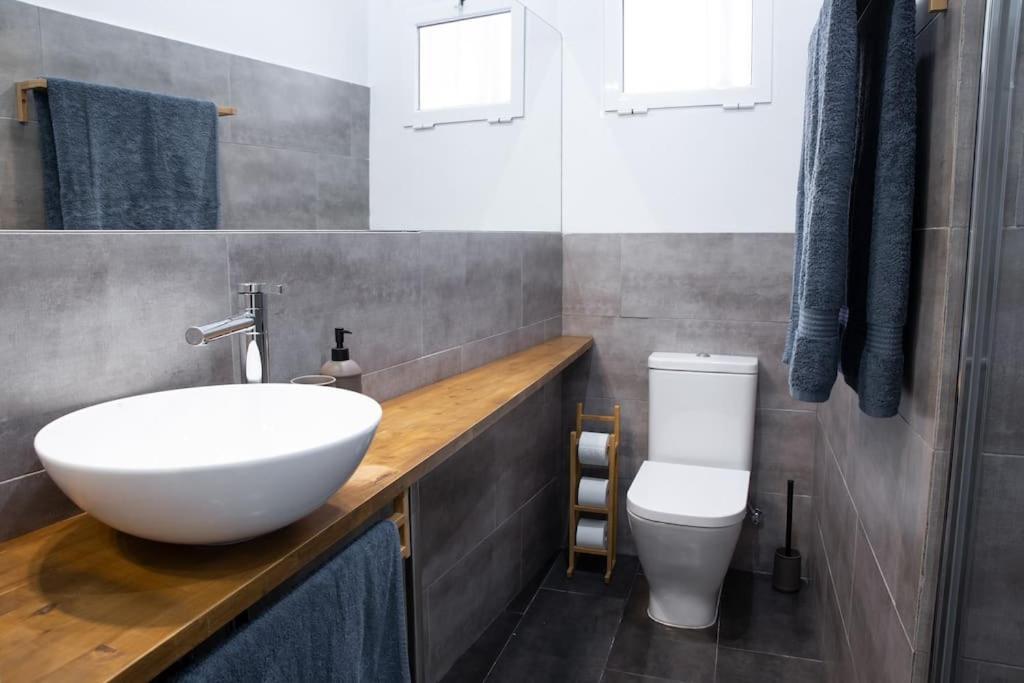 Encantador Apartamento Reformado En Tetuan By Bebalmy Madrid Exteriör bild